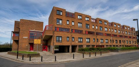The Sandlings, London N22