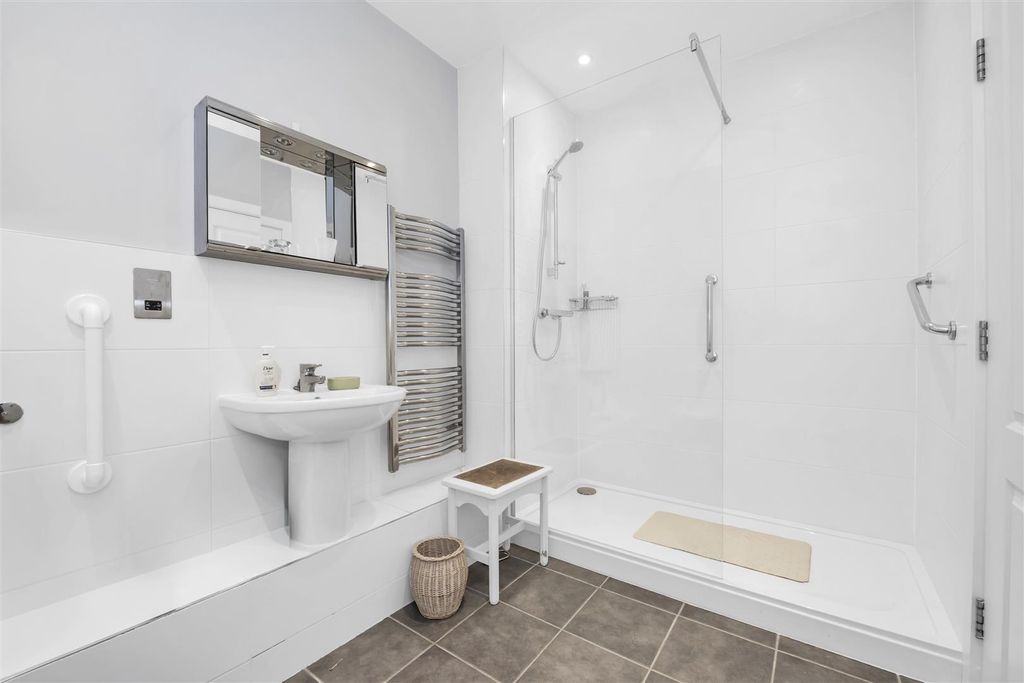 Additional image 13 of 2 bed flat for saleHatter Street, Bury St. Edmunds IP33