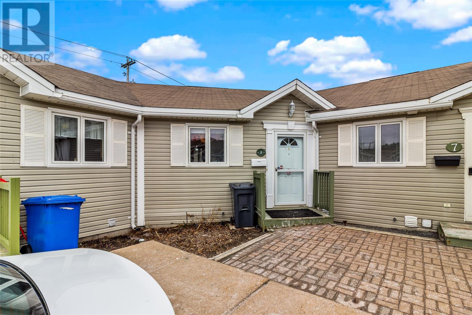 8 Sarasota Court, St. John's, NL, A1E5Z7