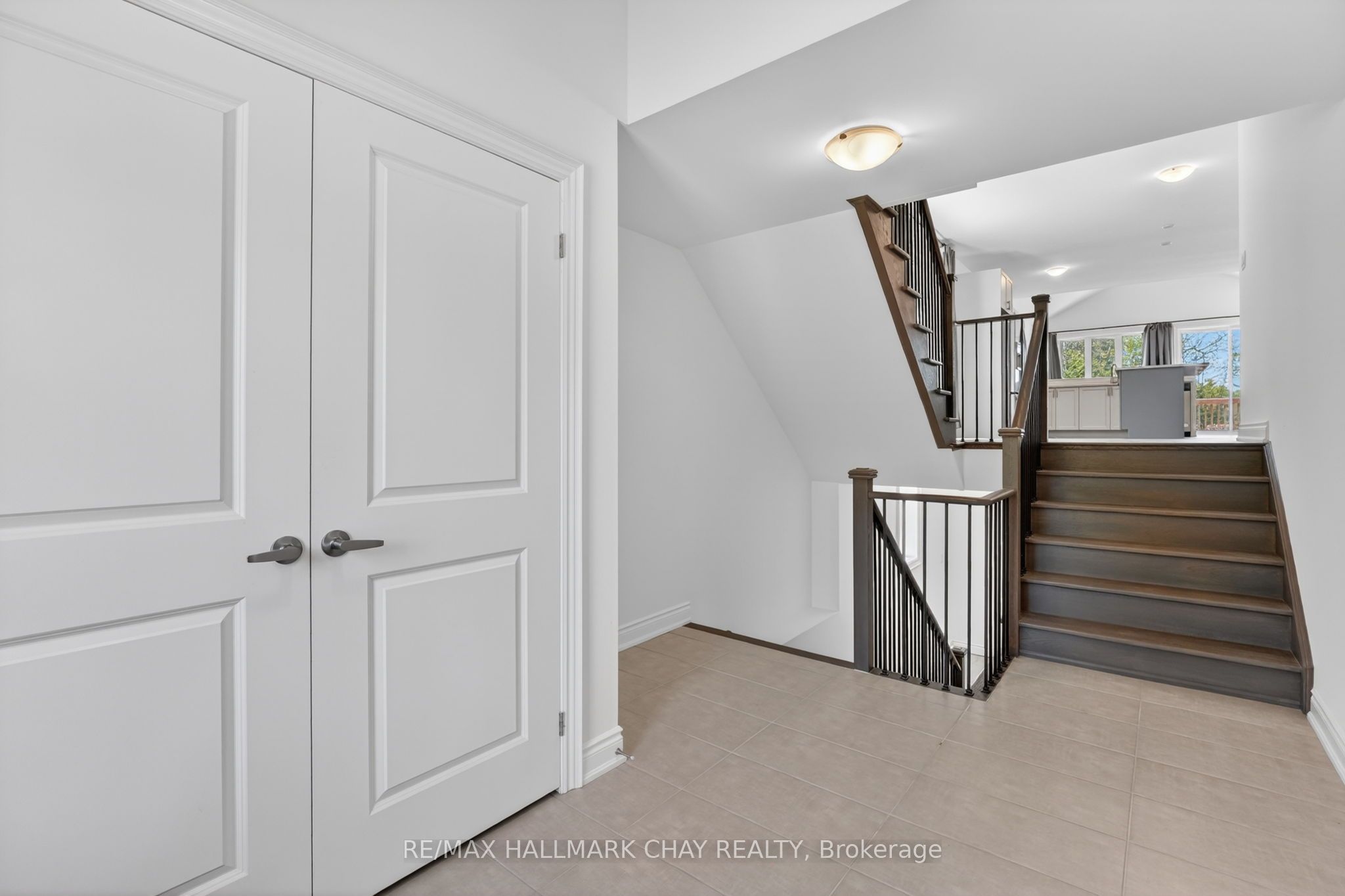 Additional image 5 of 20 62 Street S, Wasaga Beach, ON, L9Z 1V4