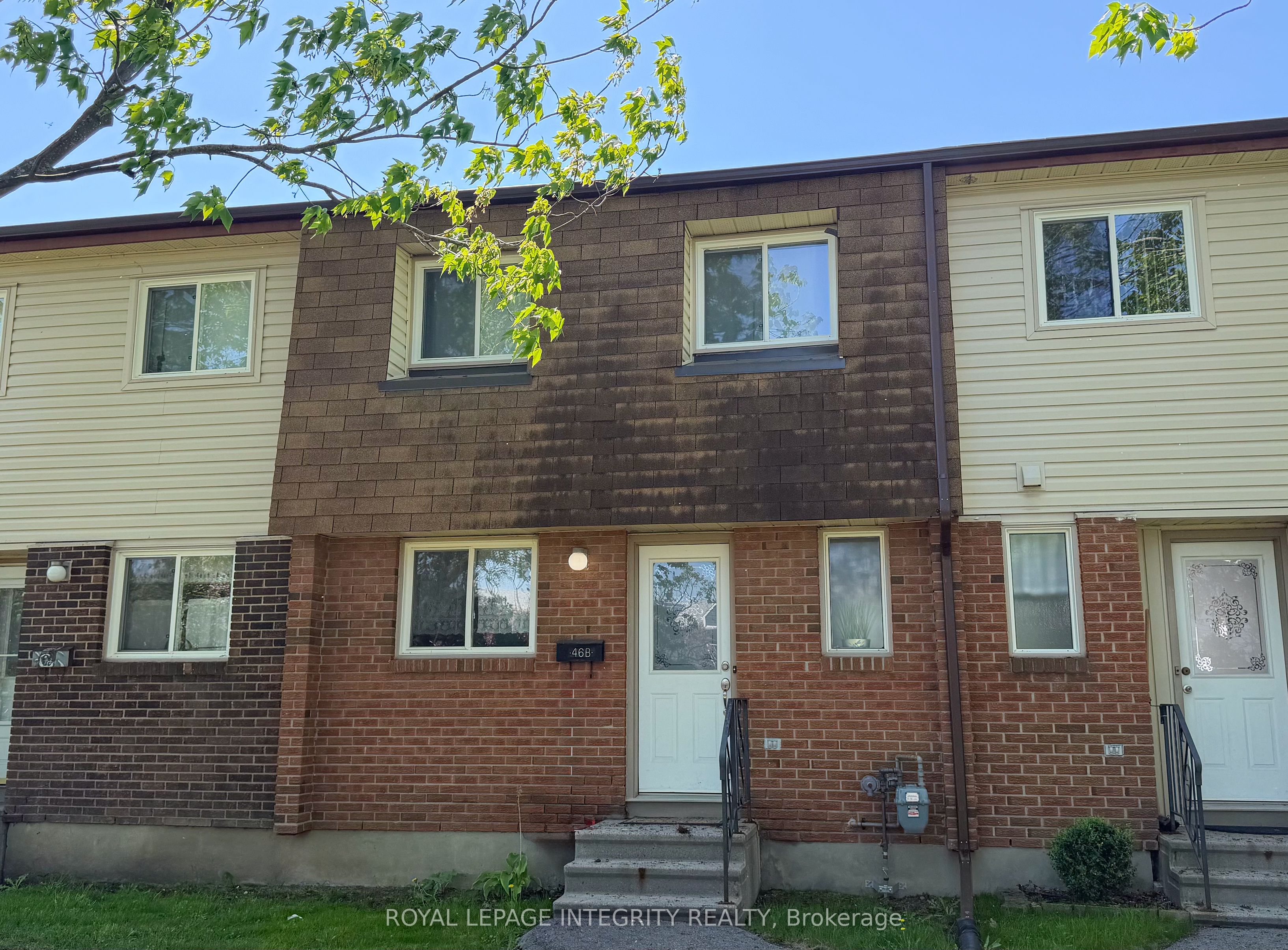 B-46 Forester Crescent, Ottawa, ON, K2H 8Y4