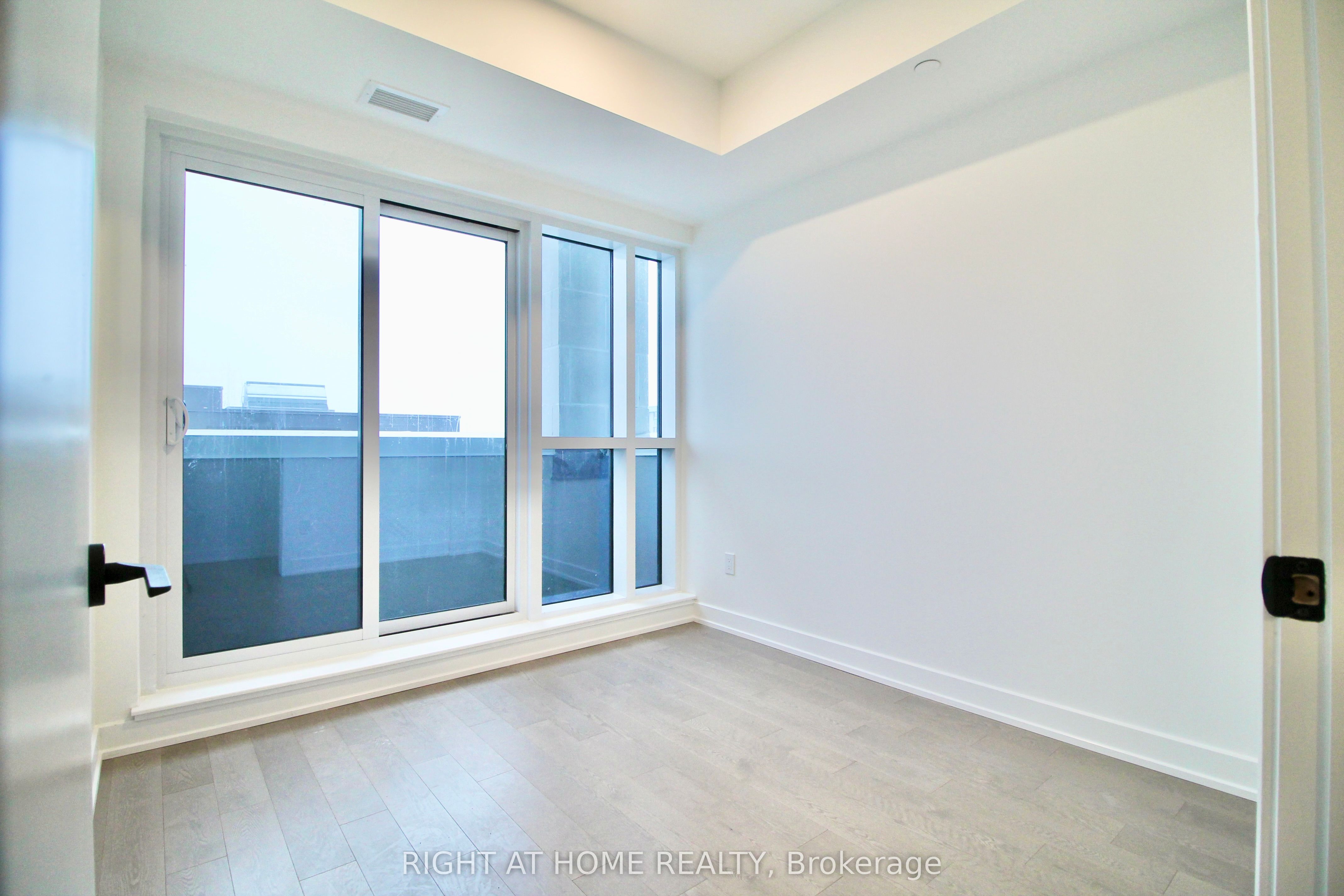 Additional image 4 of 1006-560 Rideau Street, Ottawa, ON, K1N 5Z8