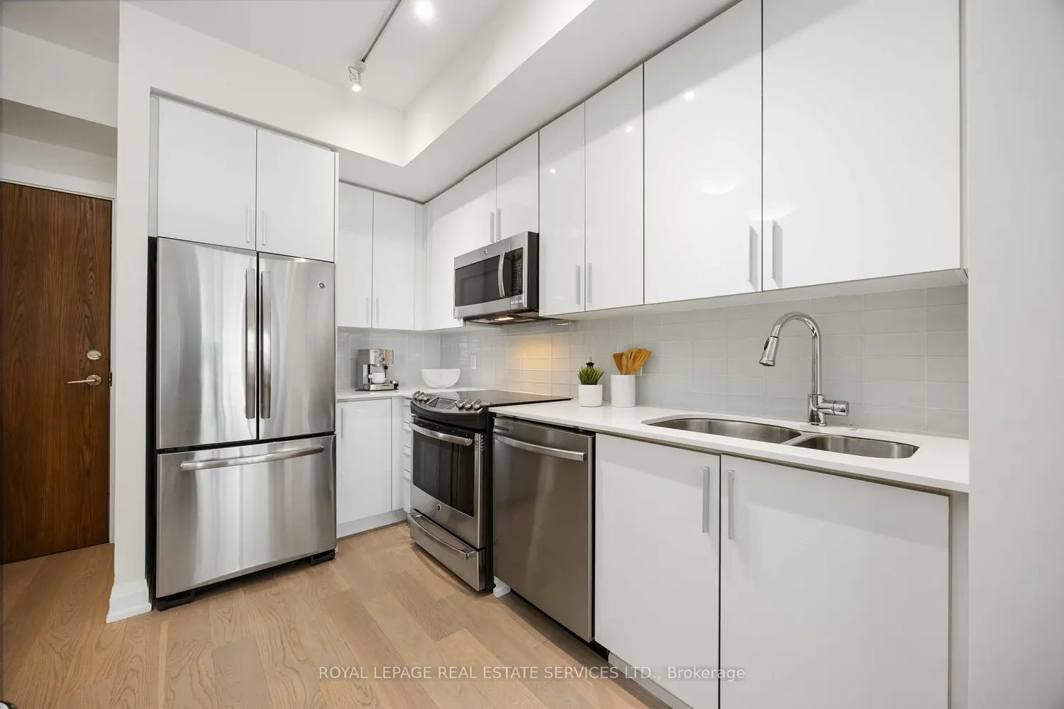 2212 Lake Shore Boulevard 3807 photo 3