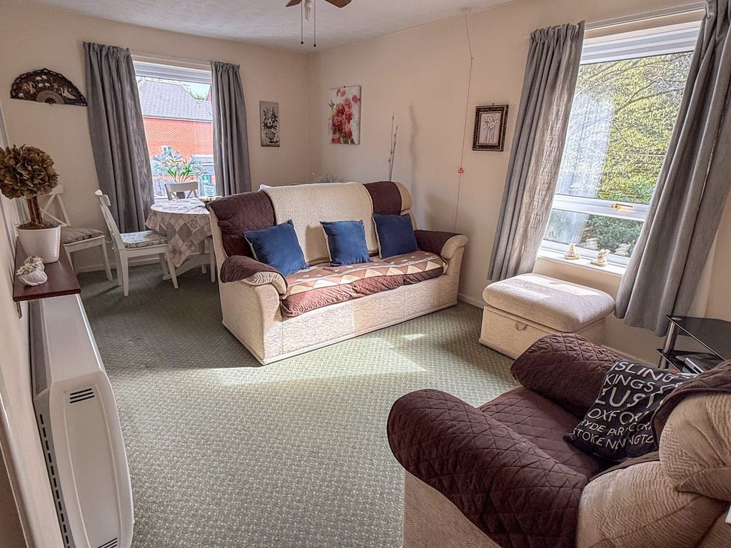 Additional image 2 of 1 bed flat for saleAshridge Court, Newbury RG14