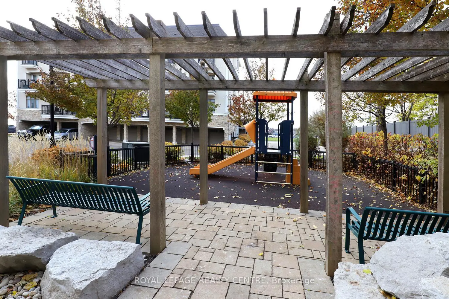 Additional image 19 of 3077 Cawthra Road 10