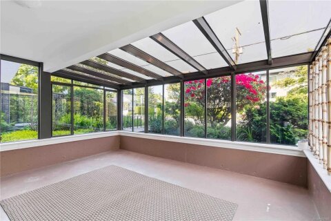 Additional image 9 of 102-935 Fairfield Road, Victoria, BC, V8V 3A3
