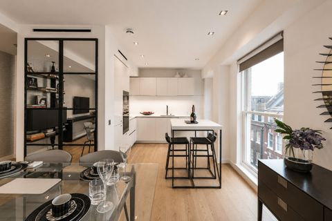 Essex Street, London WC2R