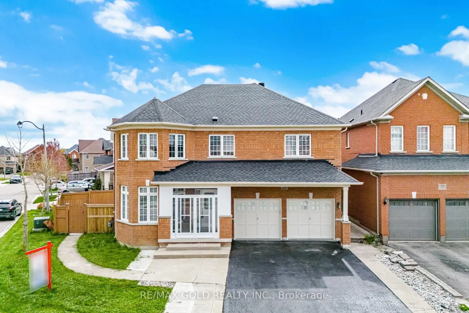 29 Laurentide Crescent