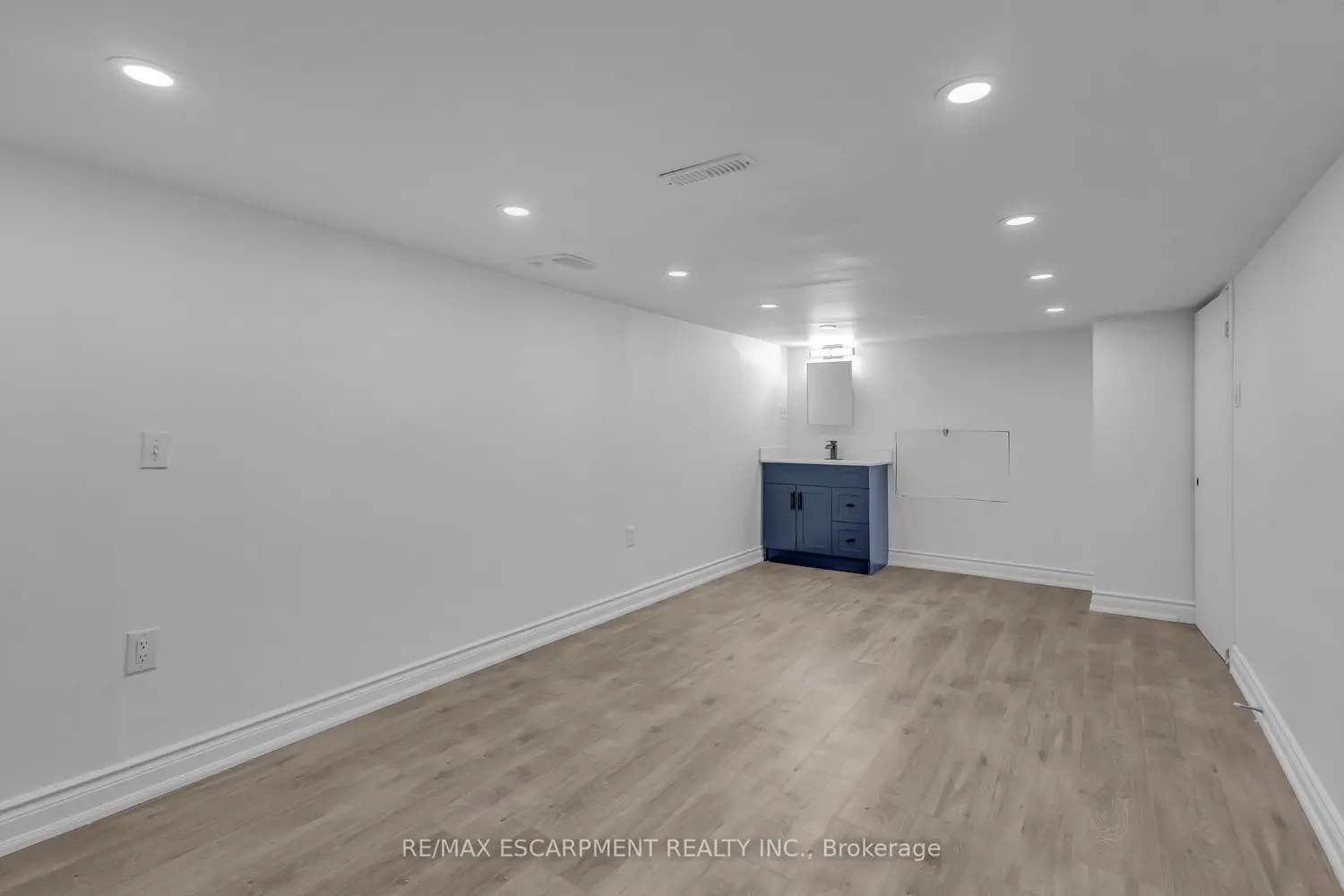 Additional image 8 of 375 Silverbirch Boulevard