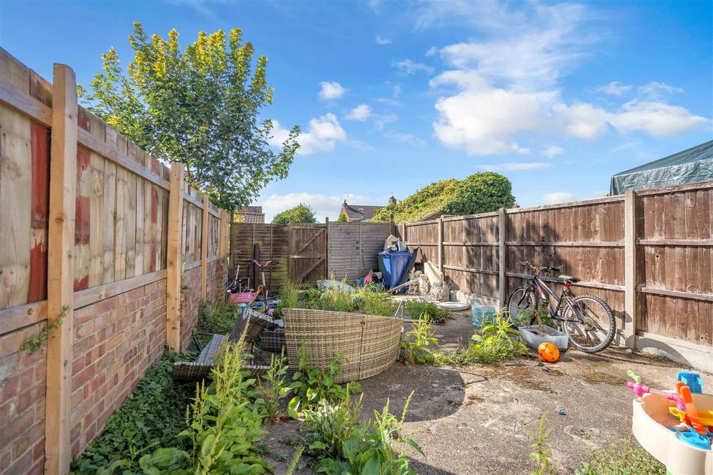 Additional image 21 of 4 bed terraced house for saleWelholme Road, Grimsby DN32