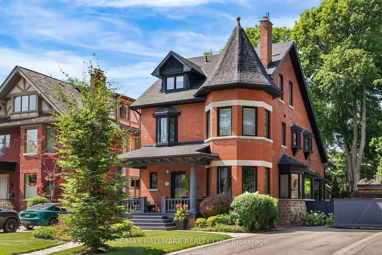 26 Lytton Boulevard