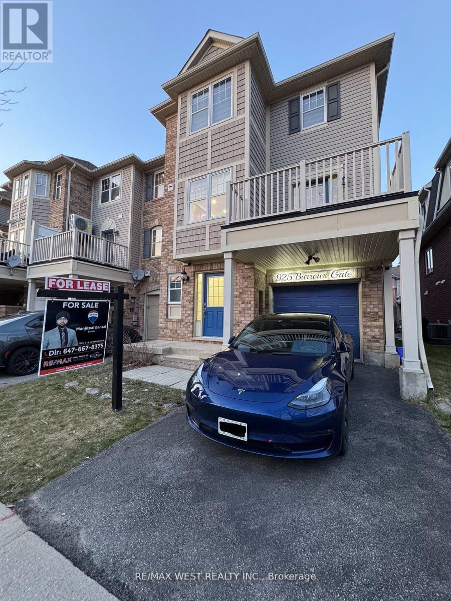 925 BURROWS GATE