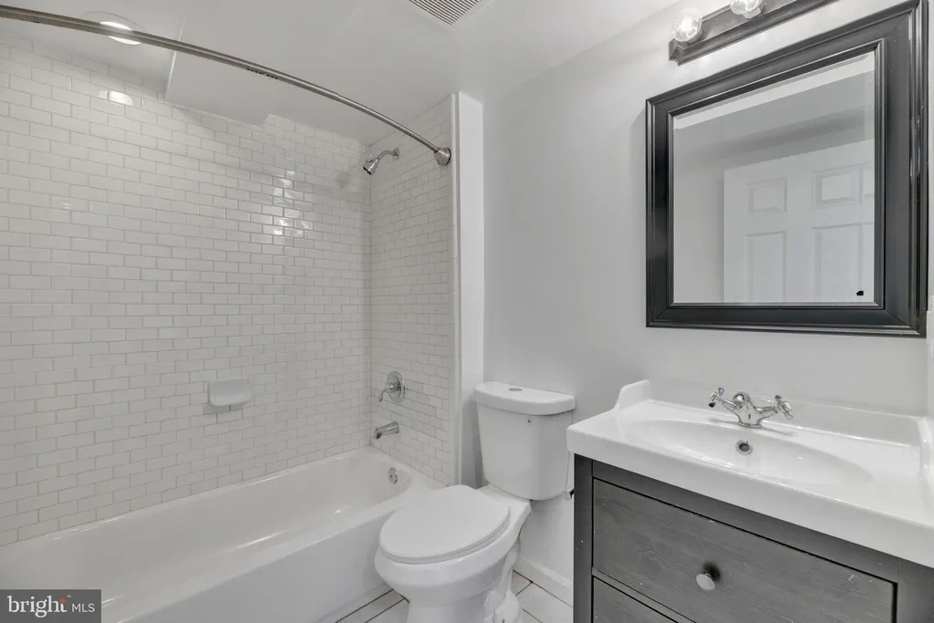Additional image 52 of 424 19th Street NE, Washington, DC 20002
