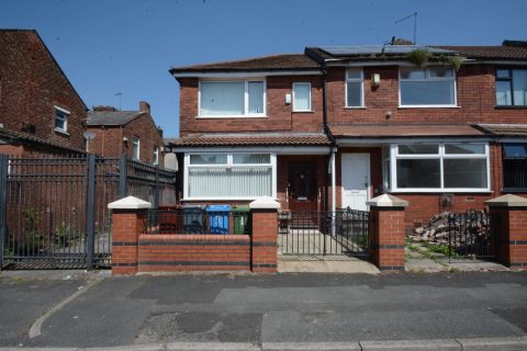 Holmpark Road, Openshaw M11, Studio for sale