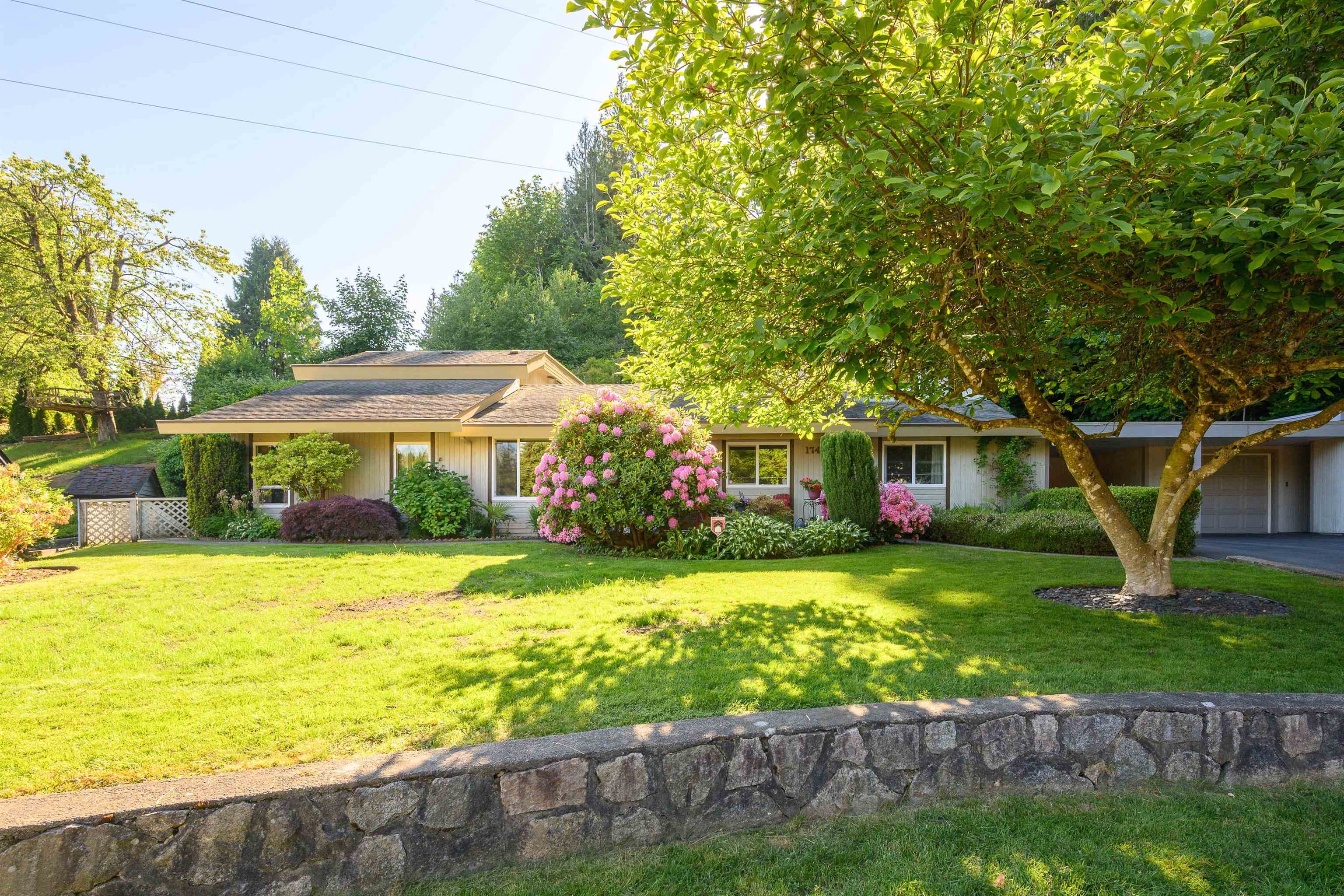 1747 Bellelynn Place, North Vancouver, BC, V7J 2T9