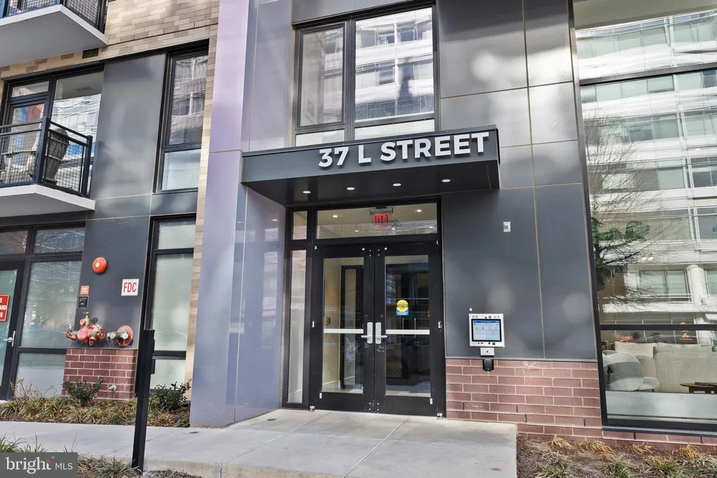 37 L Street SE Unit 908, Washington, DC 20003