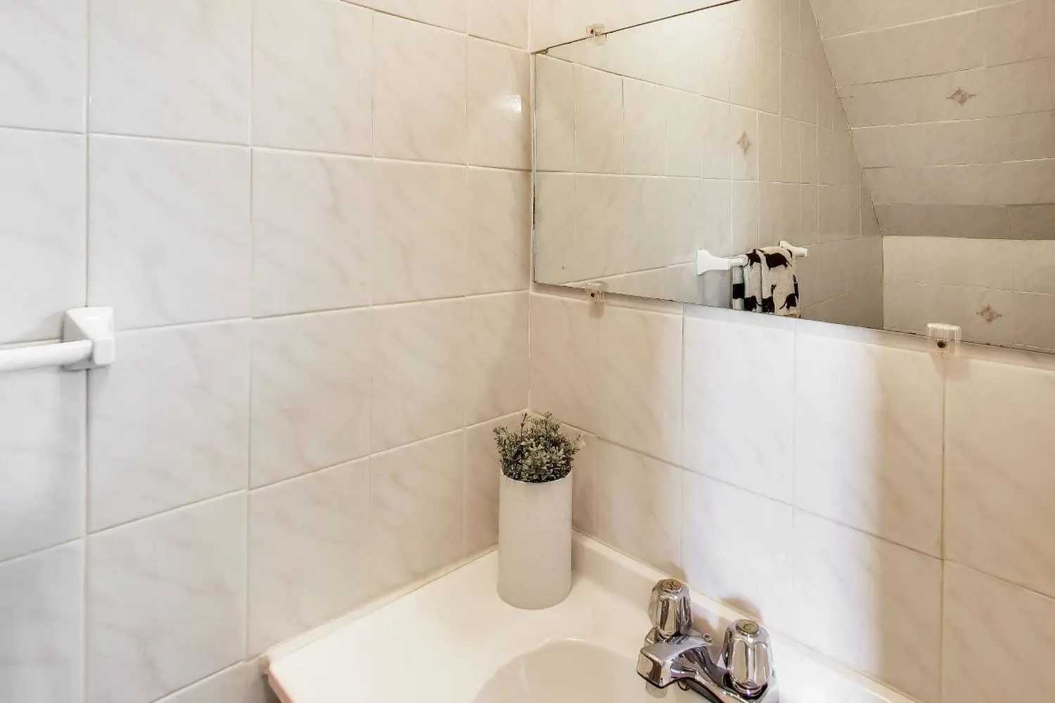 159 Ascot Avenue photo 3