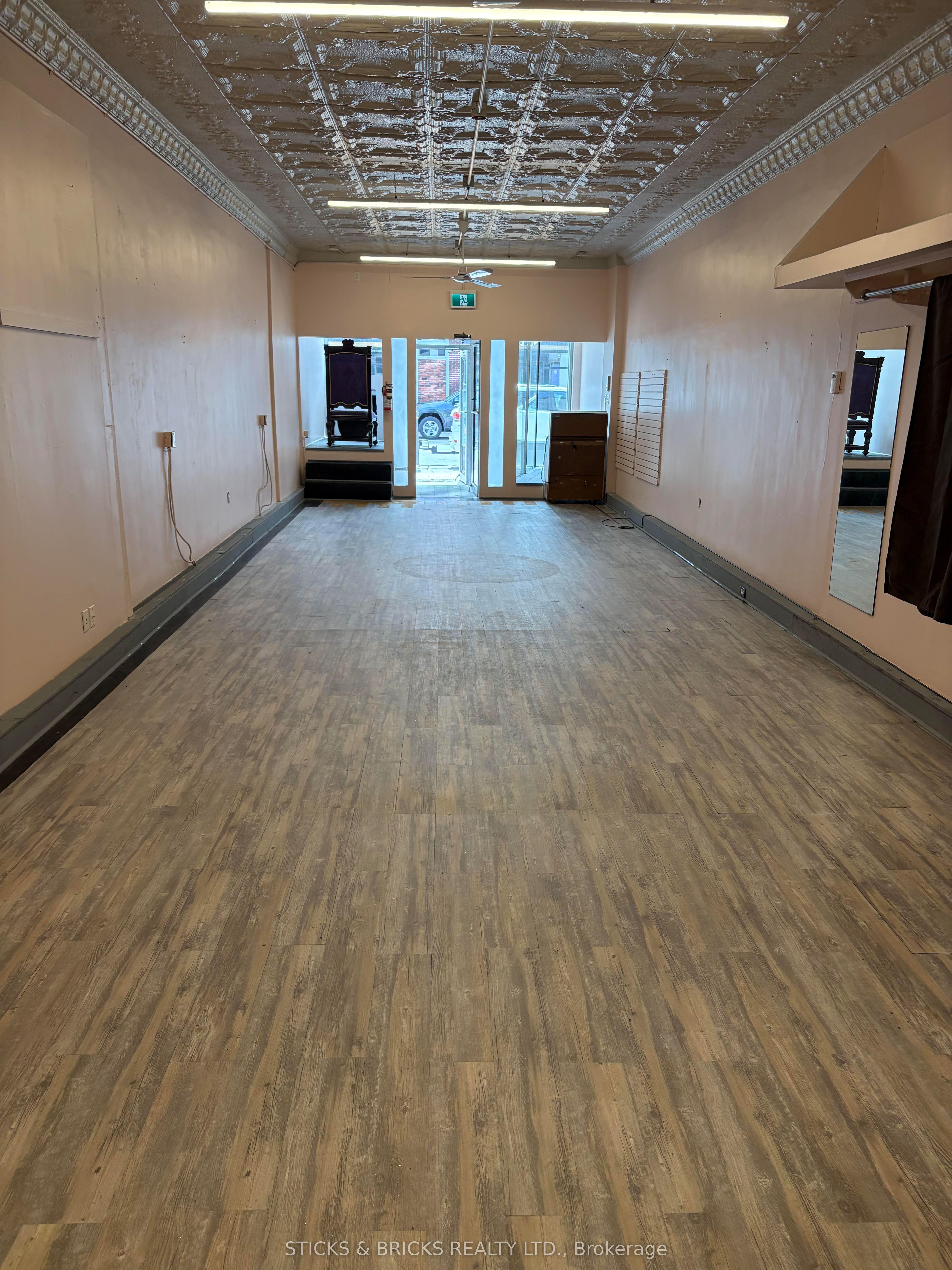Additional image 2 of 4411 Queen Street, Niagara Falls, ON, L2E 2L2