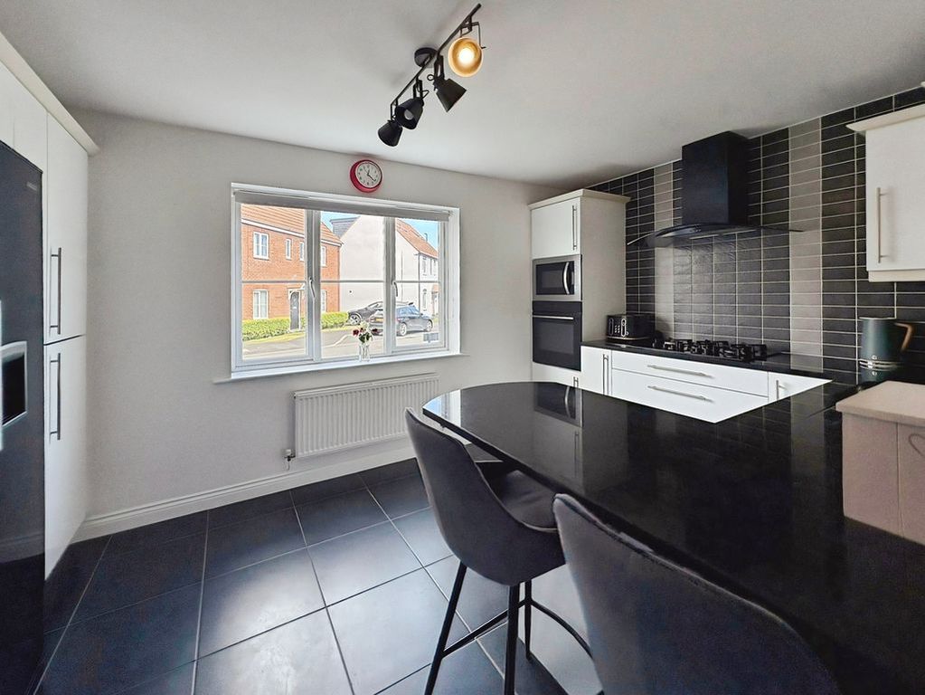 Additional image 4 of 4 bed semi-detached house for saleHeathfield, Newcastle Upon Tyne NE27