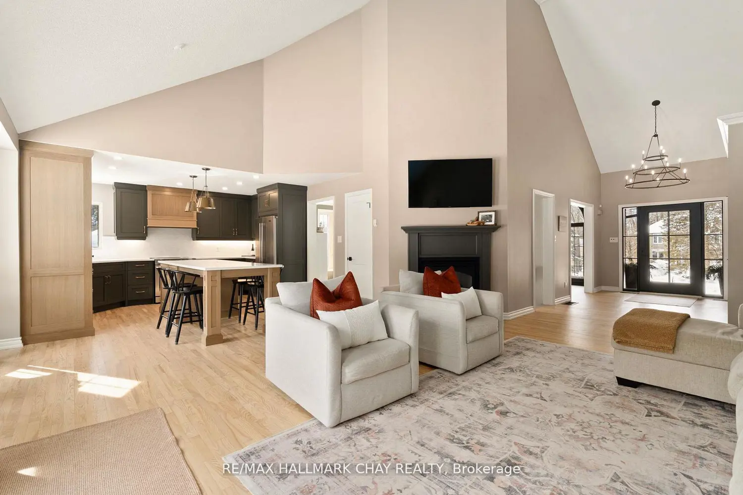 32 Forest Hill Drive photo 4