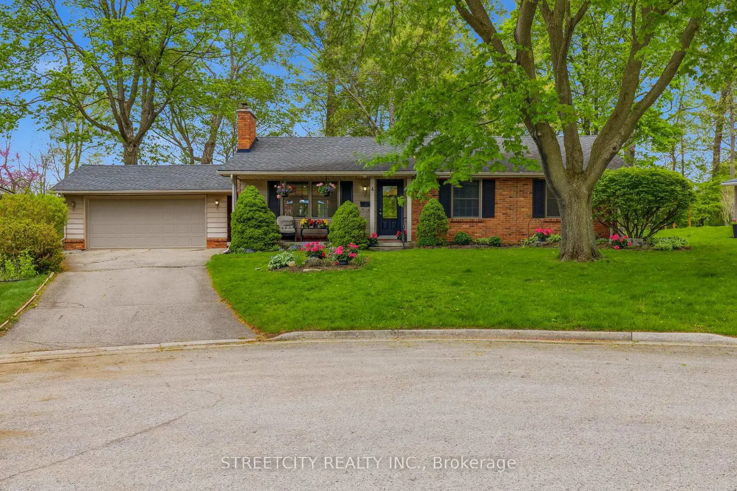 4 Briarhill Place