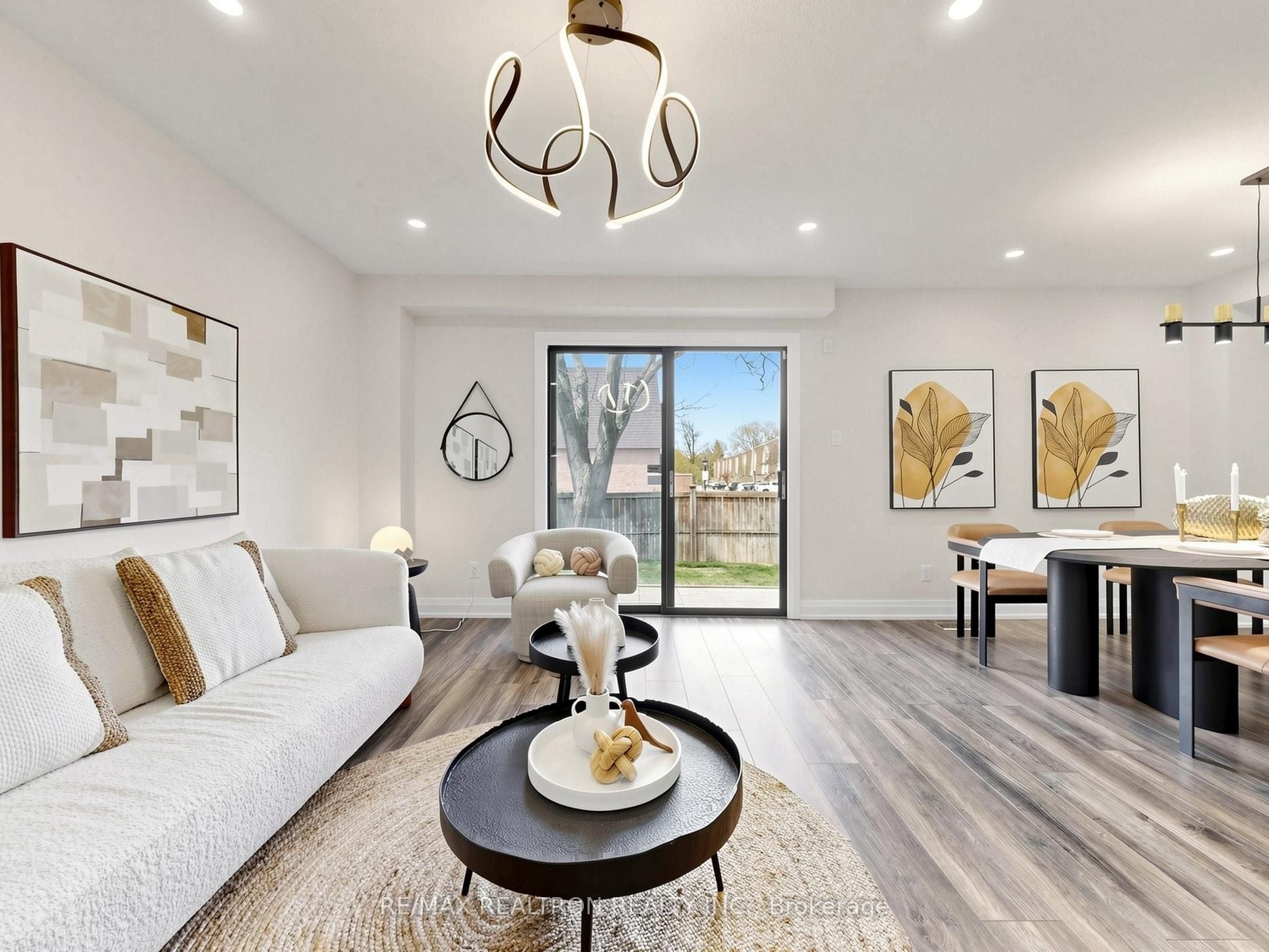 16 Foxglove Court, Markham, ON, L3R 3Y3