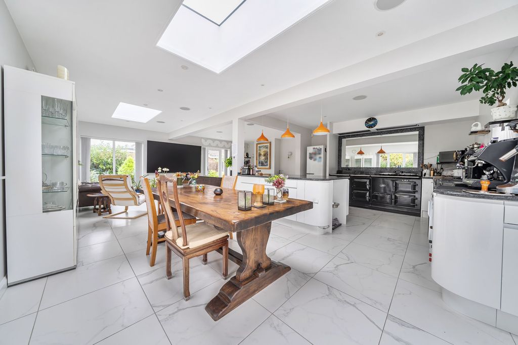Additional image 6 of 4 bed detached bungalow for saleFarm Close, Elmer, Bognor Regis PO22