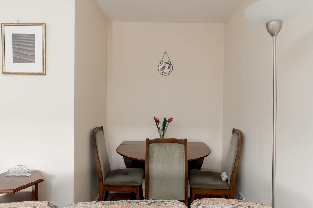 Additional image 4 of 1 bed flat for sale12 Dovecot Lade, Peebles EH45