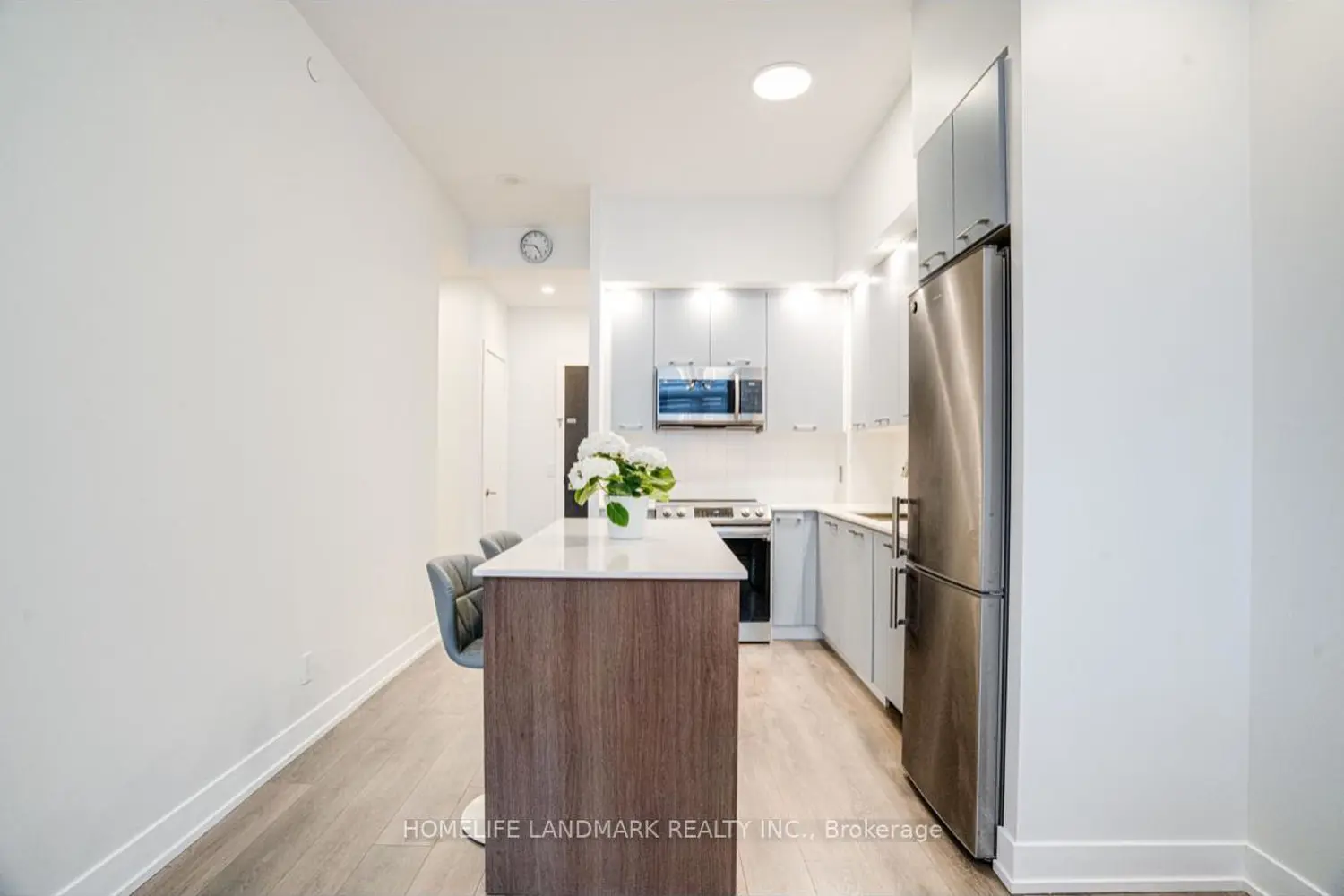 Additional image 9 of 9471 Yonge Street 745