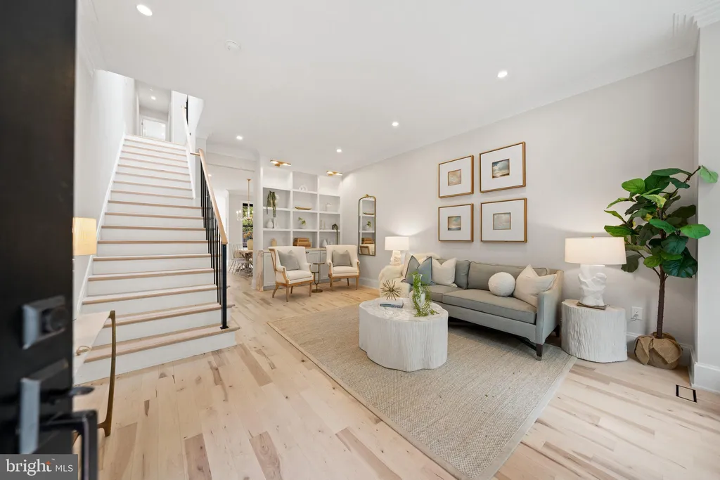 324 5th Street SE, Washington, DC 20003 photo 4