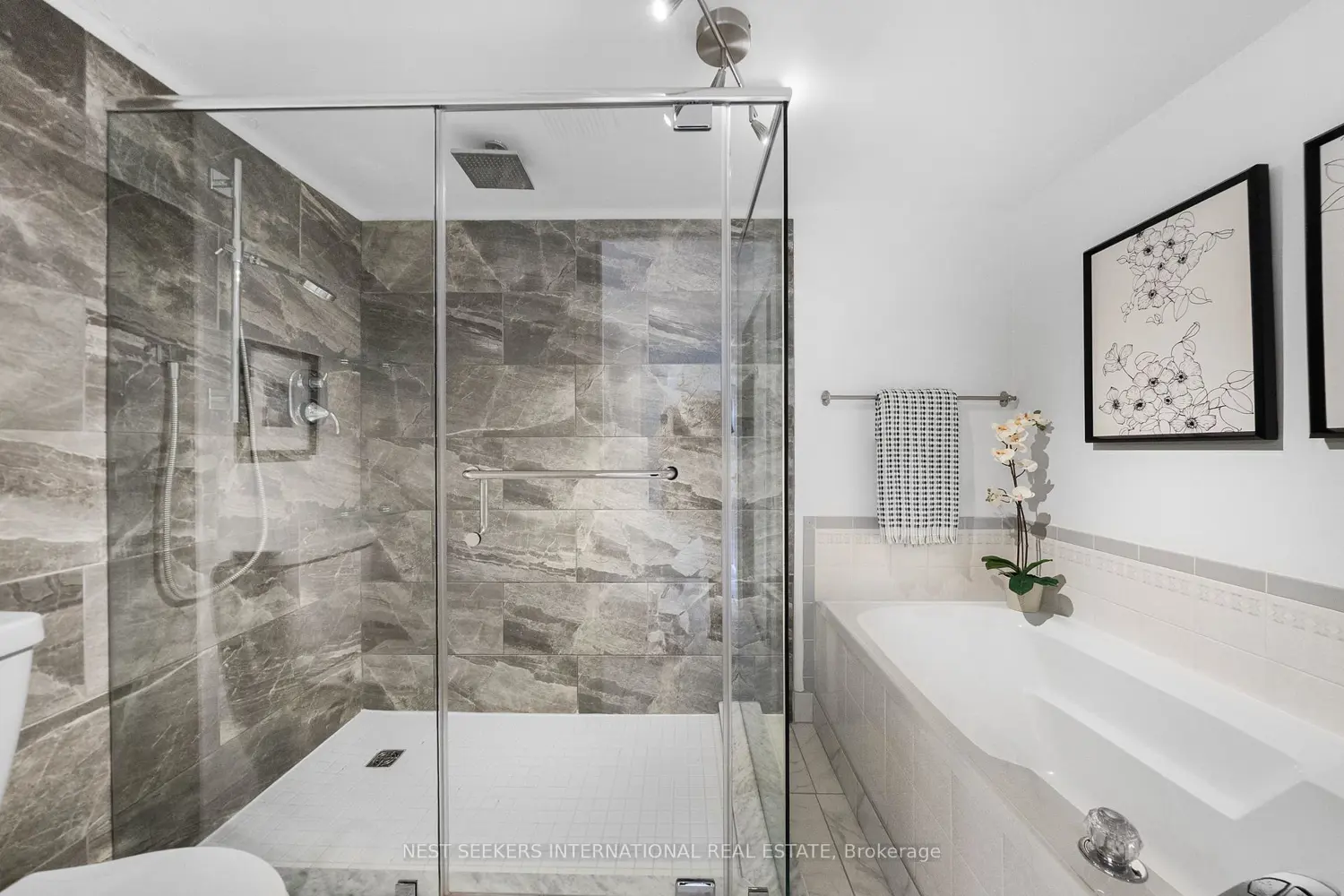 Additional image 13 of 2020 Cleaver Avenue 301