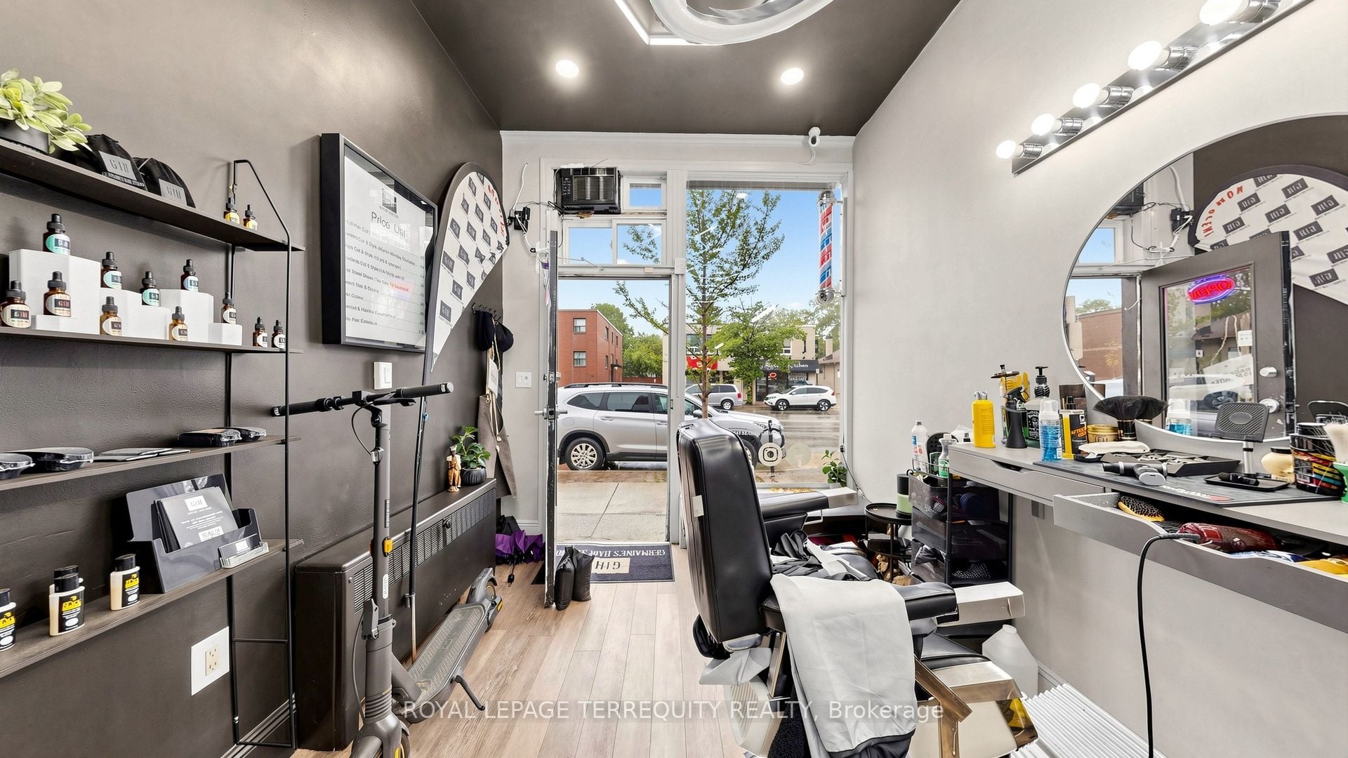 Additional image 3 of 321 Lakeshore Road E, Mississauga, ON, L5G 1H3