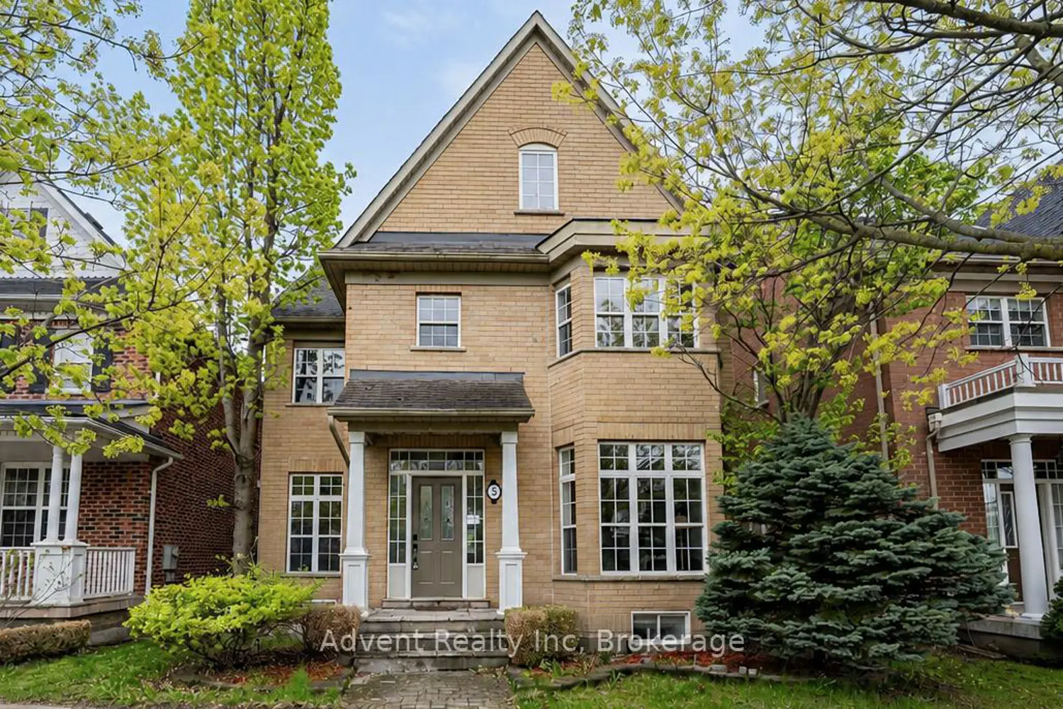 5 Angus Glen Boulevard