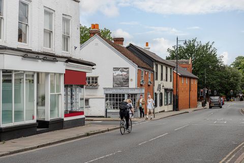 High Street, Ewell Village KT17