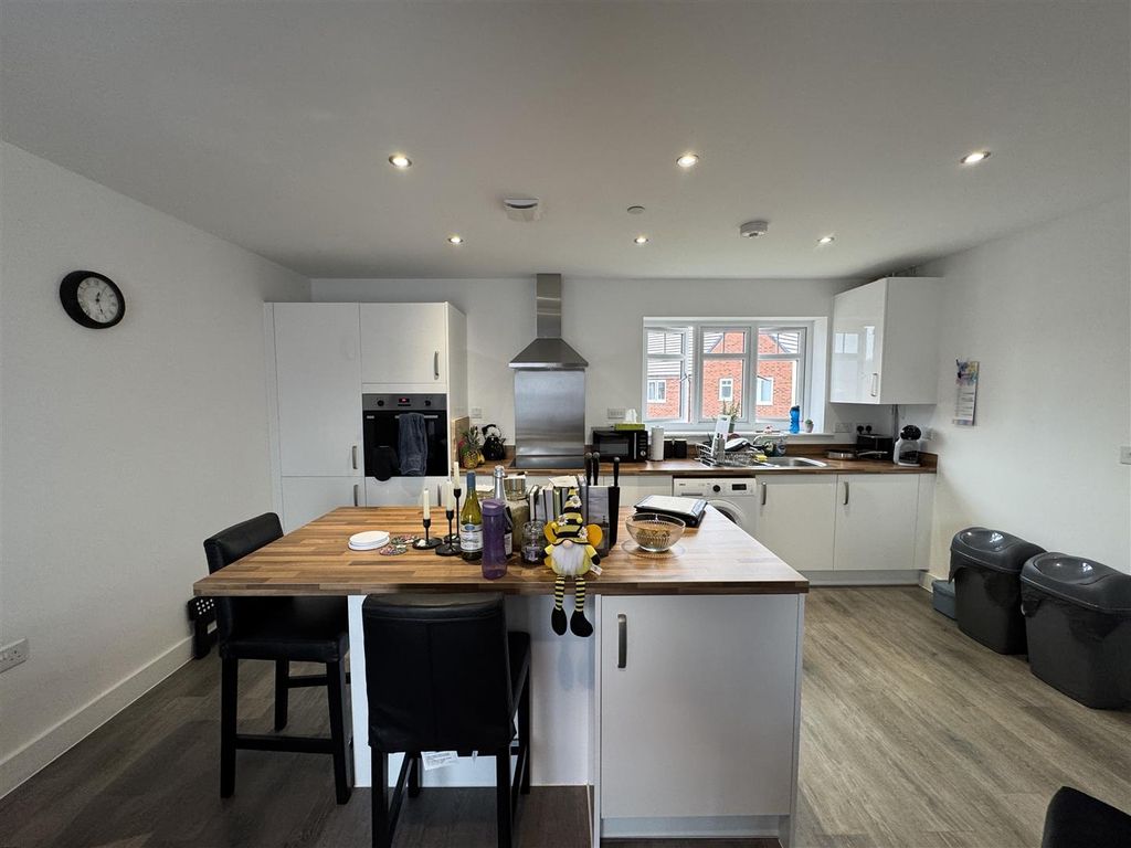 Additional image 3 of 2 bed flat for saleCape Lindsey Road, Newport NP20