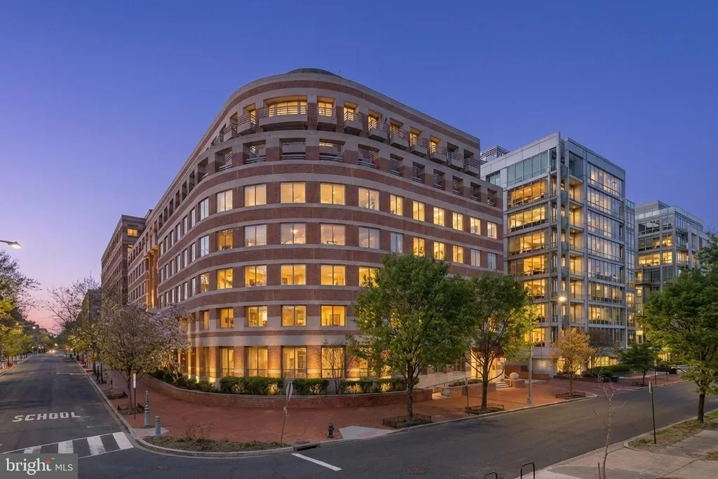 Additional image 3 of 1275 25th Street NW Unit 701, Washington, DC 20037