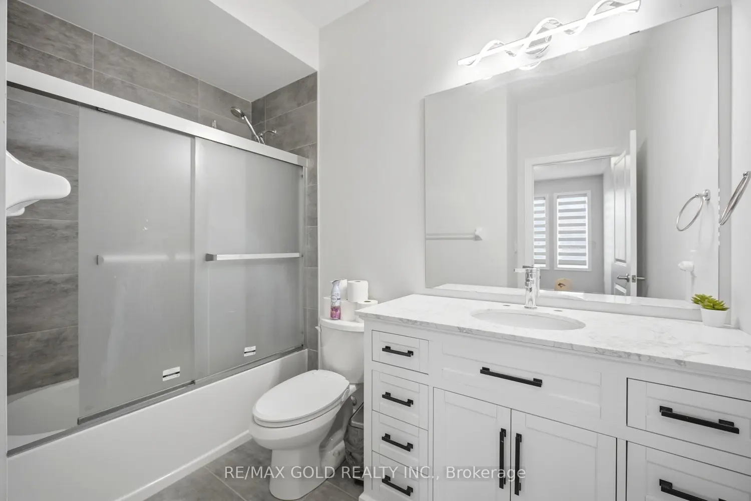 Additional image 16 of 28 Calabria Drive