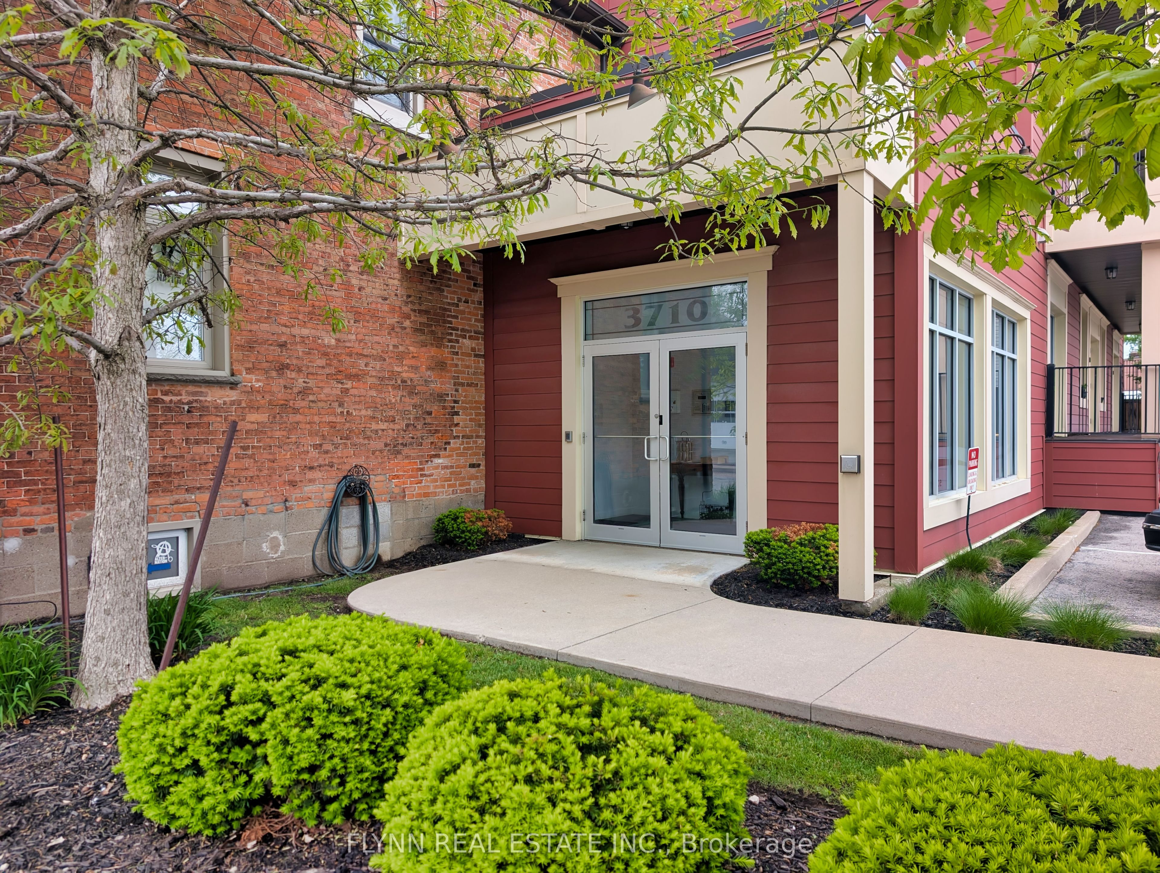 207-3710 Main Street, Niagara Falls, ON, L2G 6B1