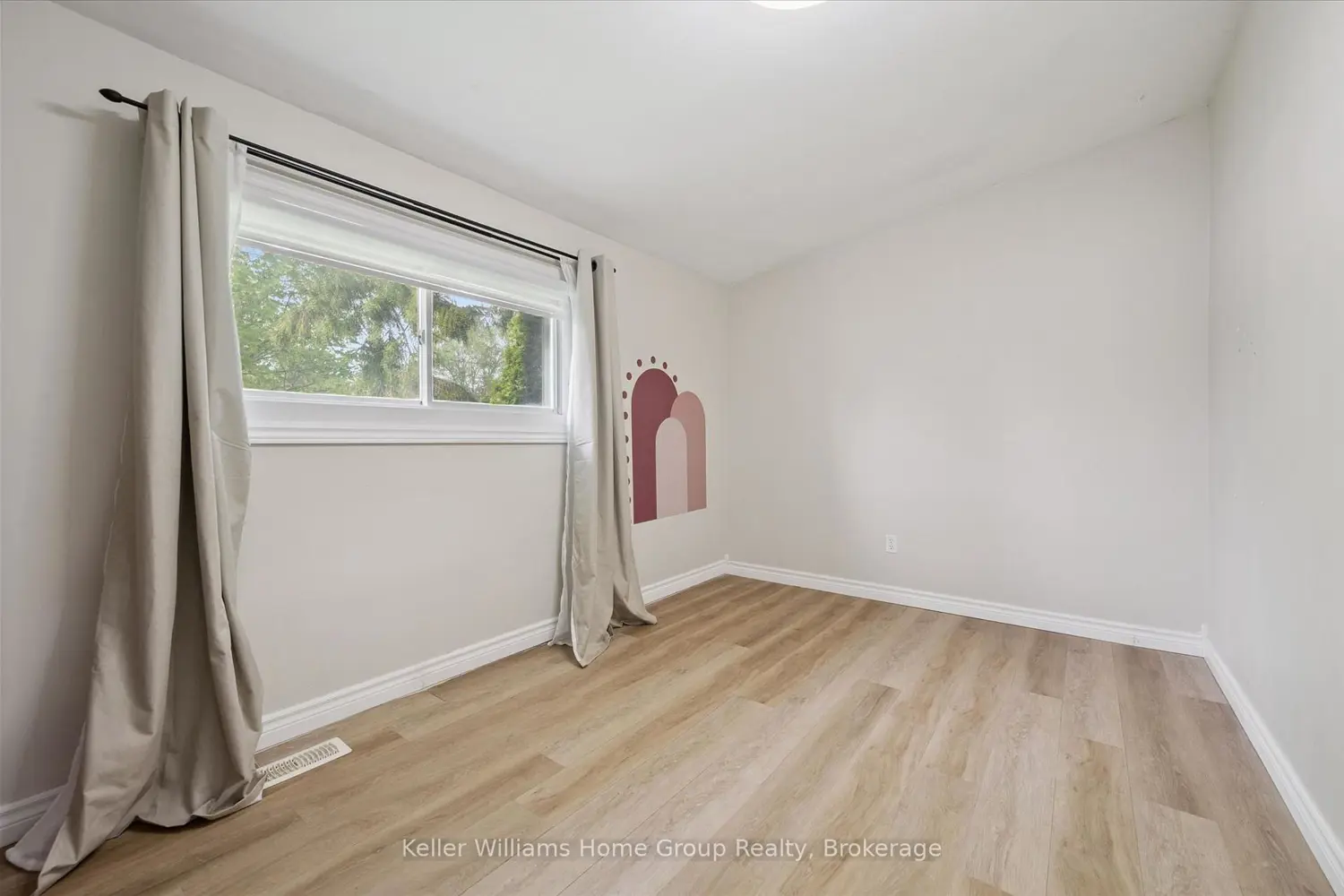 Additional image 11 of 490 Garafraxa Street