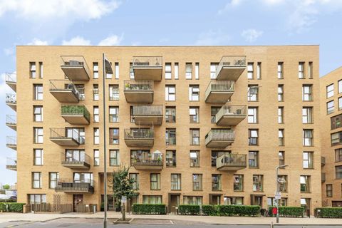 Moorhen Drive, London NW9