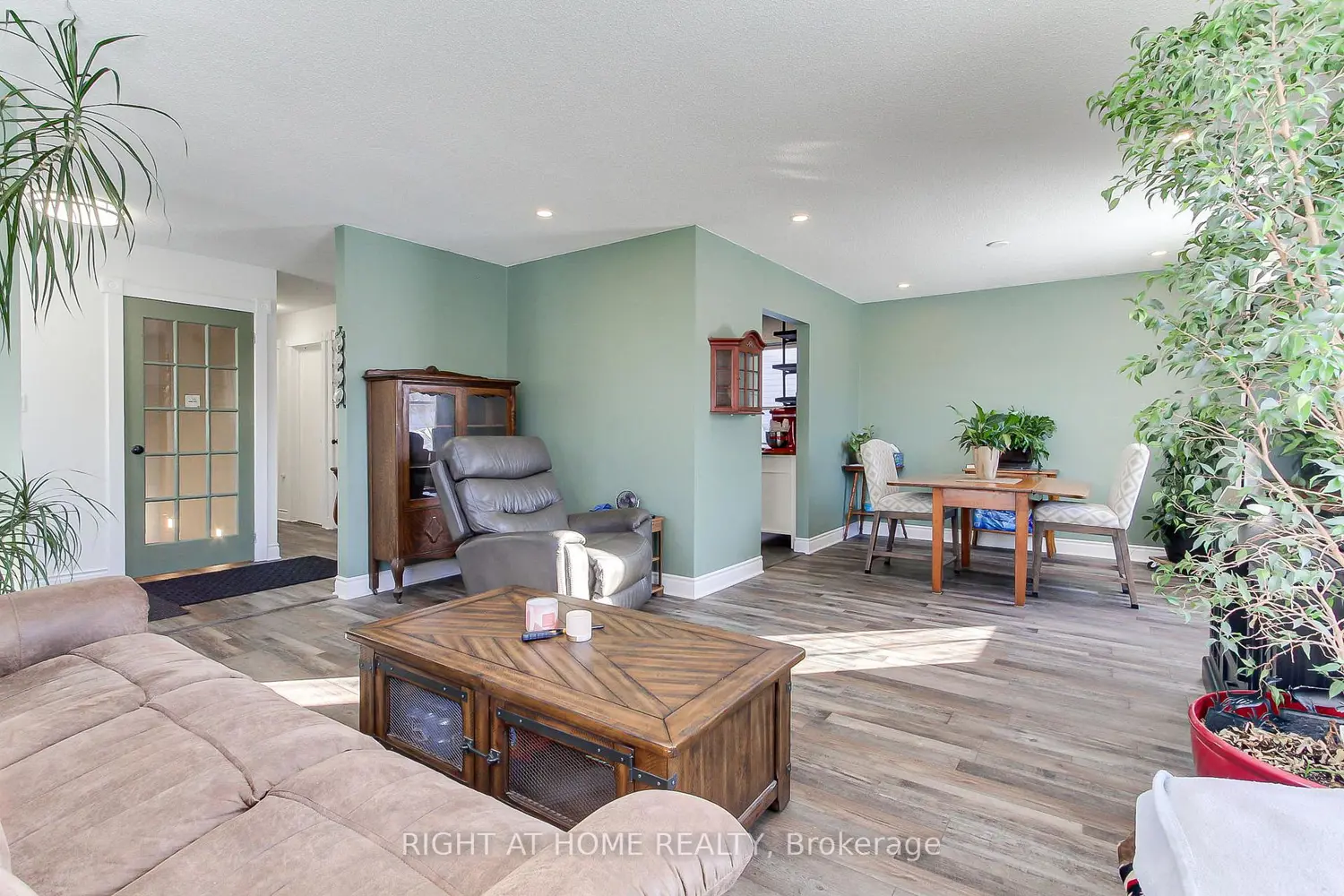 853 Magnolia Avenue