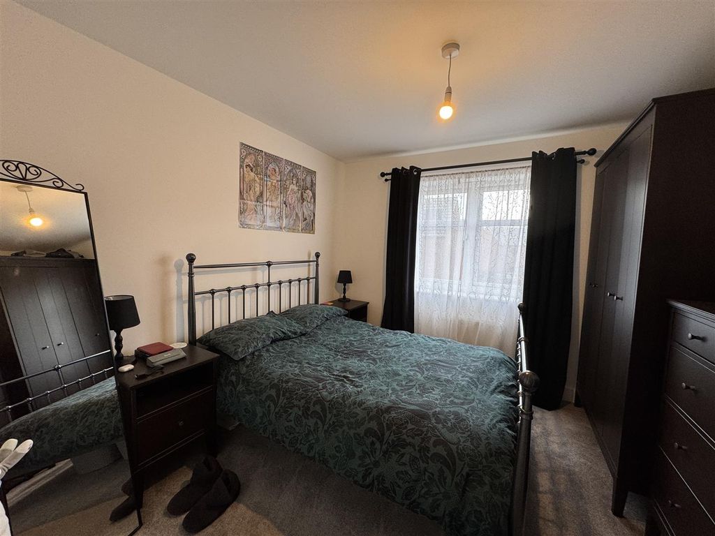Additional image 4 of 2 bed flat for saleCape Lindsey Road, Newport NP20