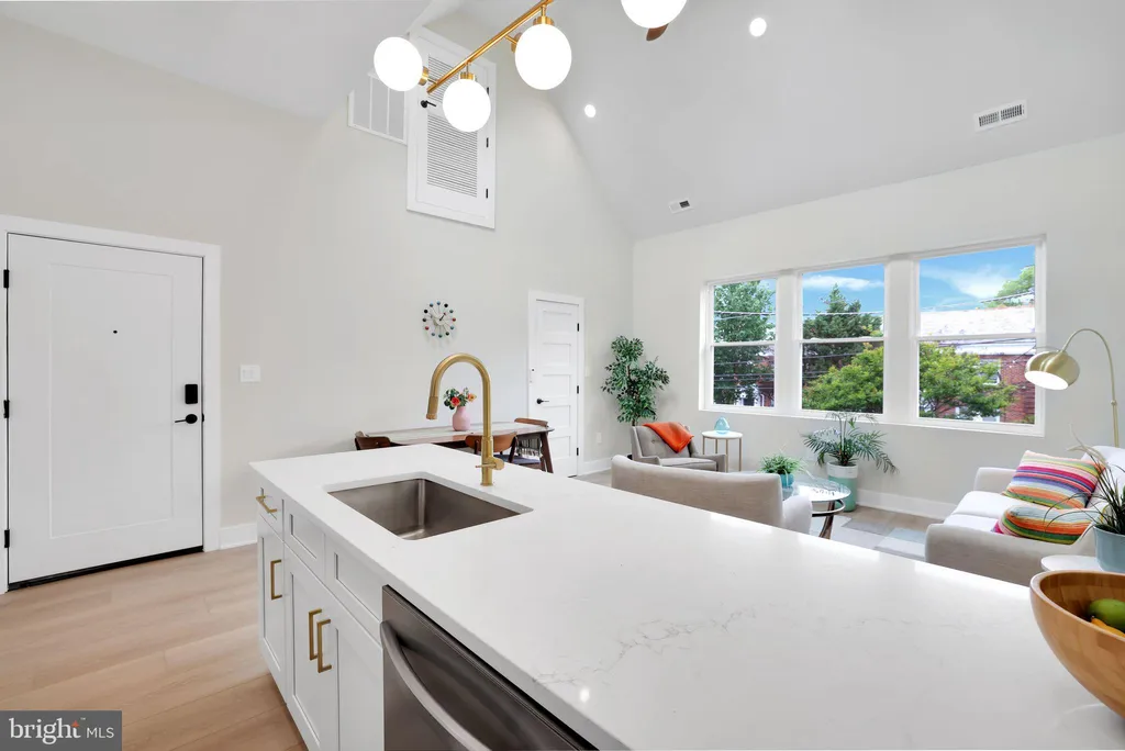 Additional image 11 of 4019 9th Street NE Unit 2, Washington, DC 20017