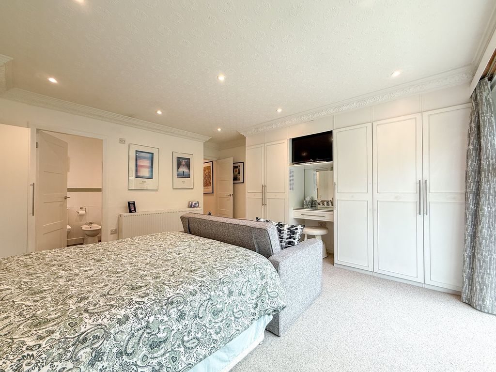 Additional image 10 of 5 bed detached house for saleHuddersfield Road, Holmfirth HD9