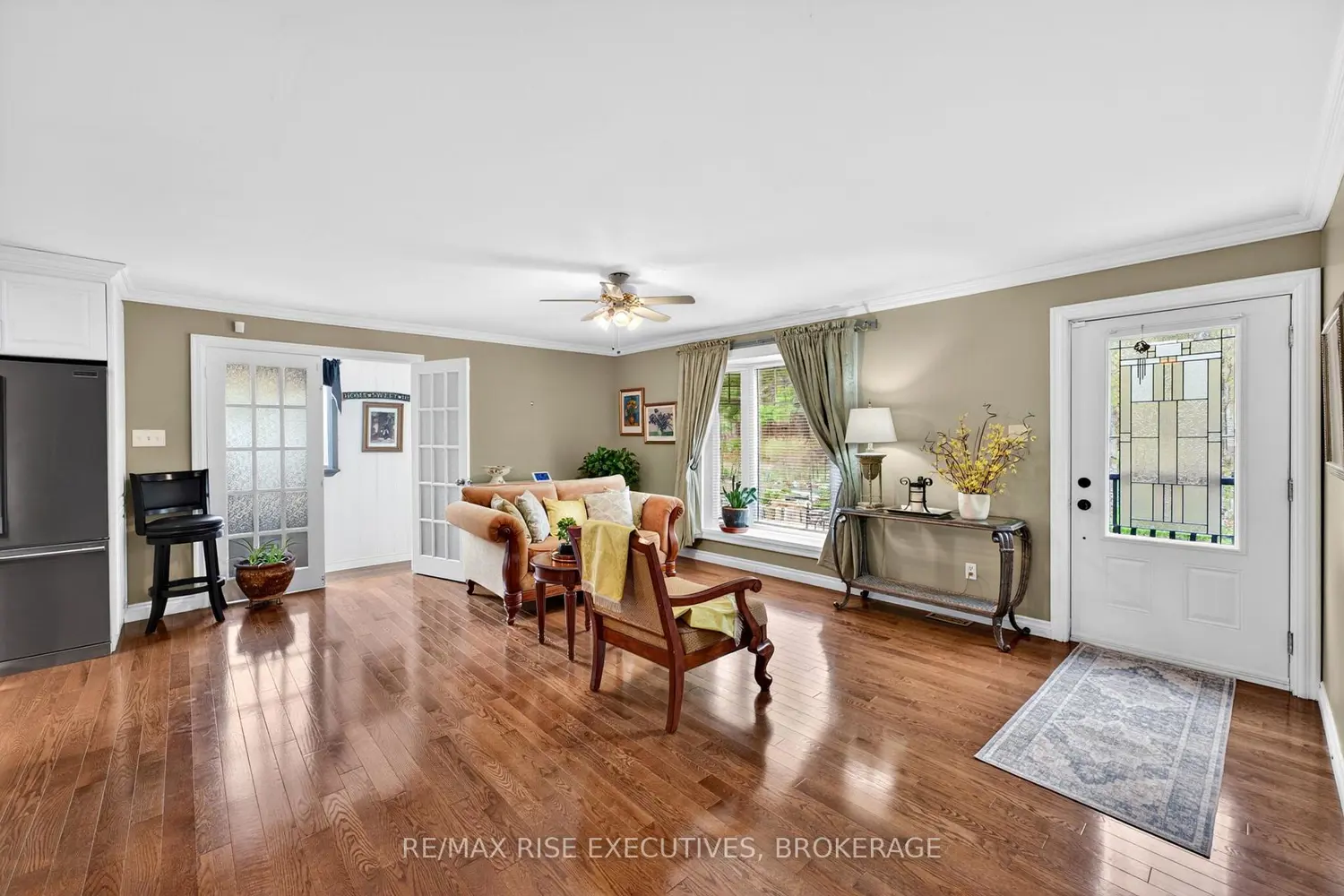 2405 Rideau Ferry Road photo 4