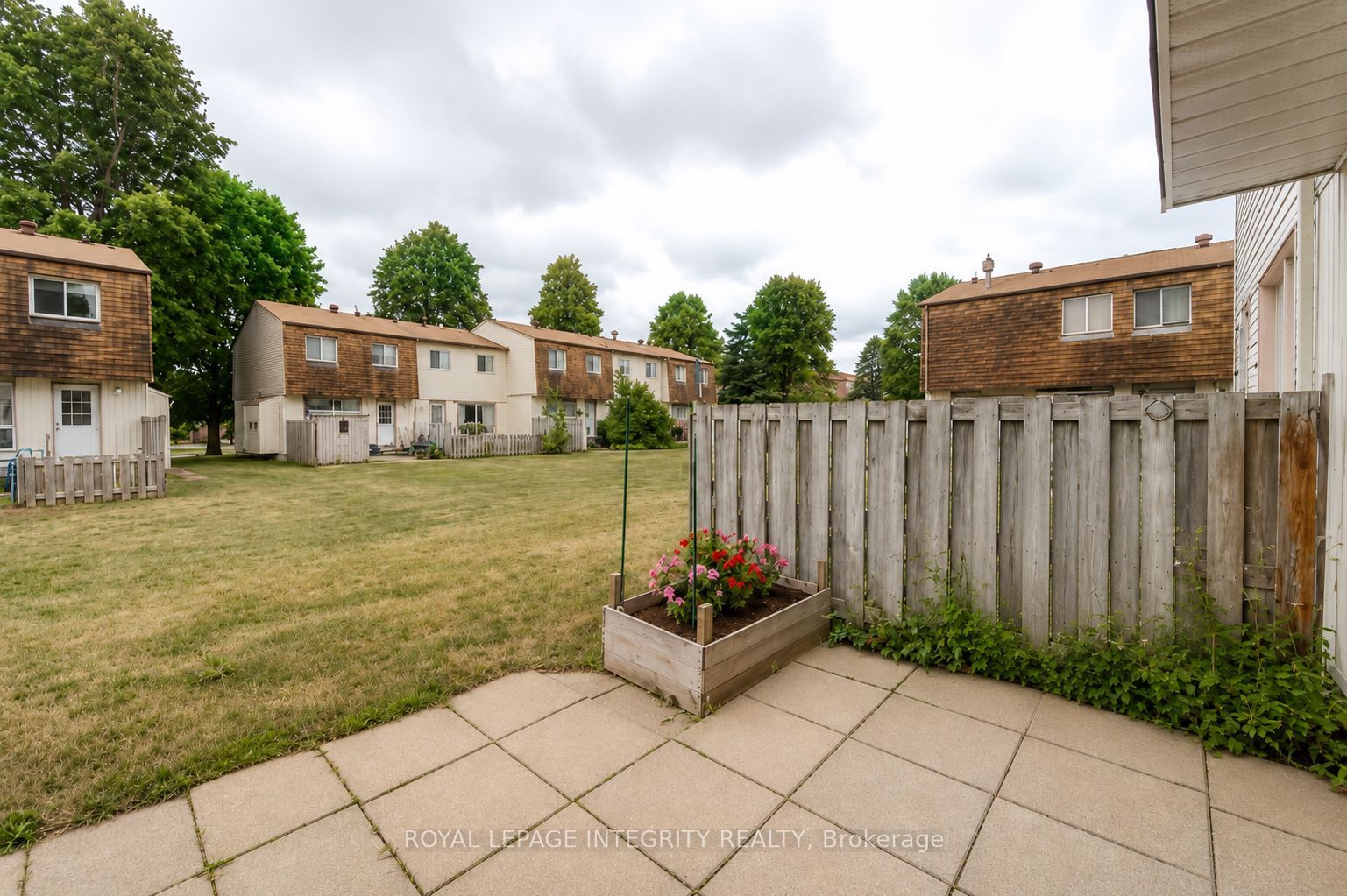 Additional image 4 of B-46 Forester Crescent, Ottawa, ON, K2H 8Y4
