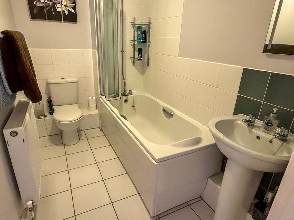 Additional image 7 of 2 bed flat for saleThornycroft Close, Newbury RG14