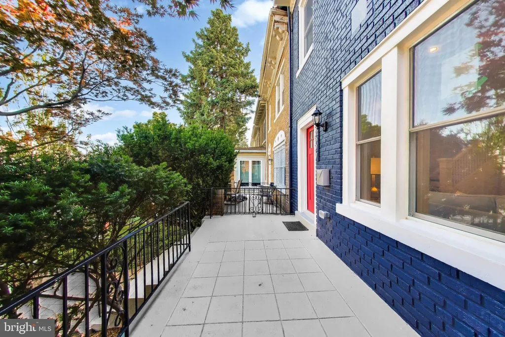 Additional image 3 of 3527 Hertford Place NW, Washington, DC 20010