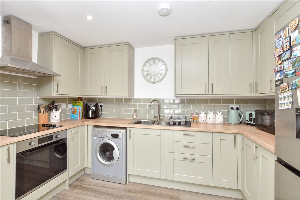 1 bed flat for saleChurch Street, Sittingbourne, Kent ME10