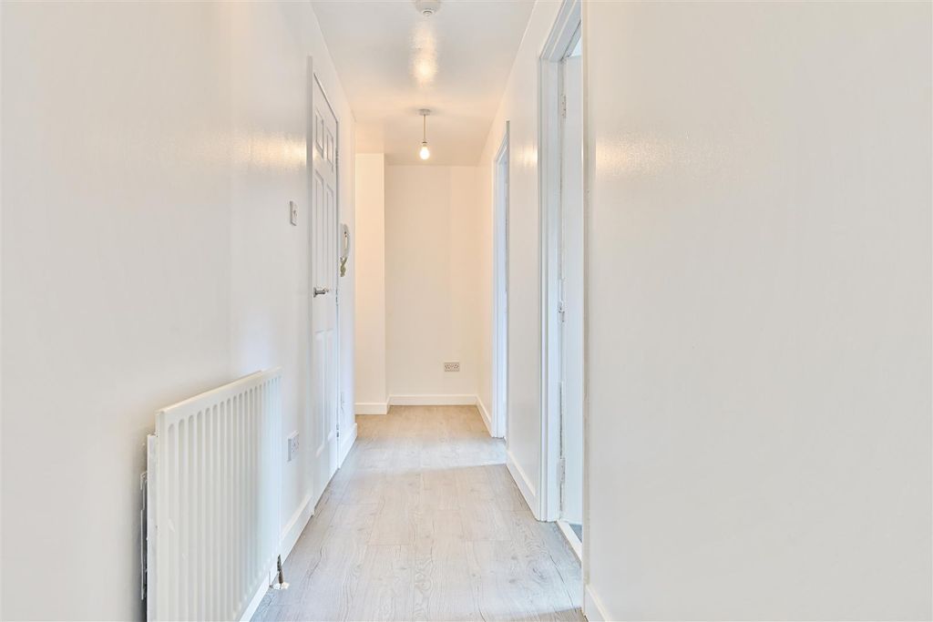 Additional image 4 of 3 bed flat for saleClydesdale Court, Motherwell ML1